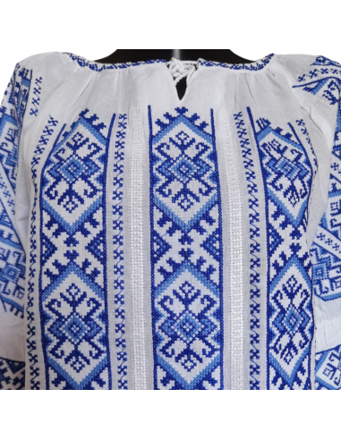Ie Românească cu Mâneci Trei Sferturi, Broderie Tradițională
