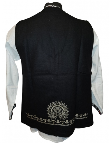 Vesta neagra cu motive traditionale disponibila in marimi de la s la 6xl