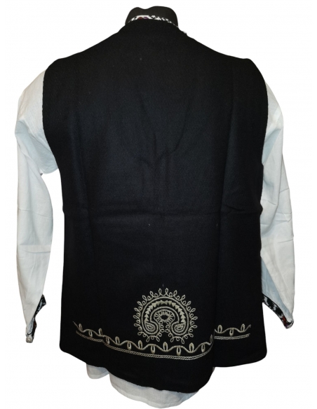 Vesta neagra cu motive traditionale disponibila in marimi de la s la 6xl