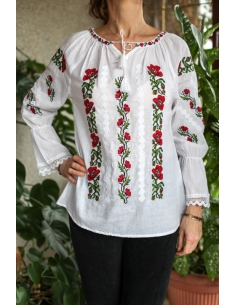 ie traditionala cu maneca lunga in marimi de la s la 6 xl
