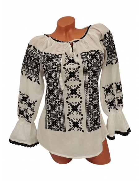 Set familie femeie si barbat cu maneca lunga de culoare alba cu broderie de culoare negra disponibile in marimi de la s la 3xl