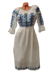rochie traditionala alba brodata cu motive romanesti disponibila in marimi de la s la 3xl