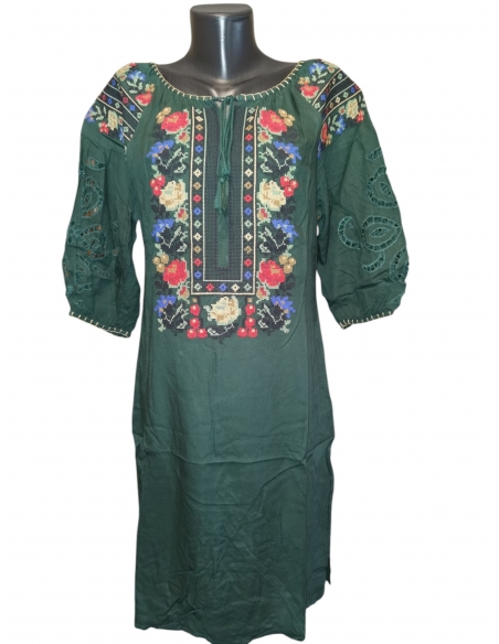 rochie traditionala brodata cu motive romanesti marimi disponibile de la S la 3XL