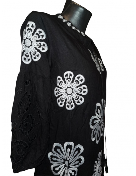 rochie traditionala brodata cu motive romanesti marimi disponibile de la S la 3XL