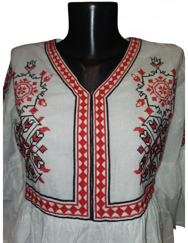 rochie traditionala brodata cu motive romanesti marimi disponibile de la S la 3XL