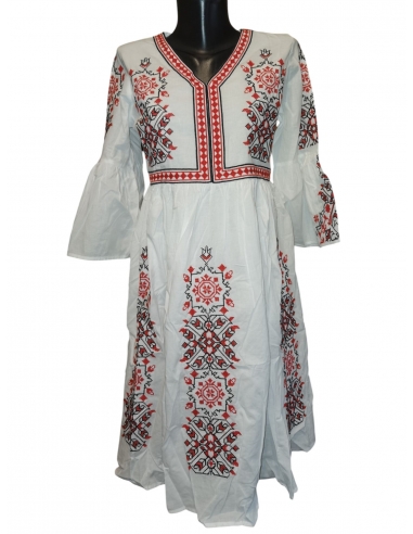 rochie traditionala brodata cu motive romanesti marimi disponibile de la S la 3XL