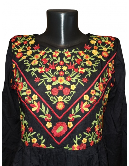 rochie traditionala brodata cu motive romanesti marimi disponibile de la S la 3XL