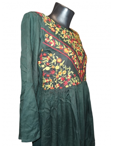 rochie traditionala brodata cu motive romanesti marimi disponibile de la S la 3XL