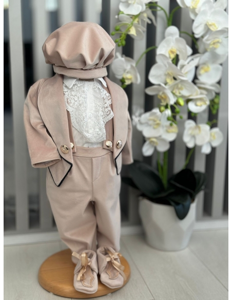 Costum de botez pentru băieți, disponibil în mărimi 3 luni, 3-6 luni, 6-9 luni, 9-12 luni.