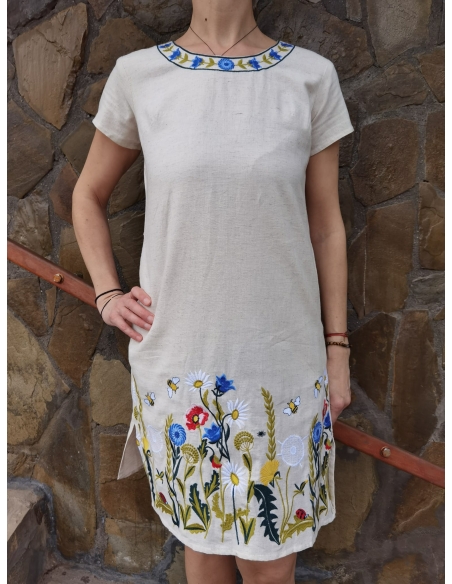 rochie traditionala brodata cu motive romanesti marimi disponibile de la S la 3XL
