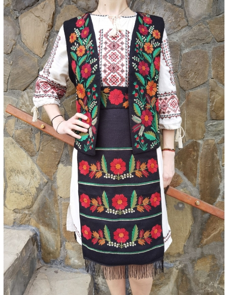 Set Traditional Dama, Vesta, Fote si Brau, disponibile in marimi variate de la s la 3xl