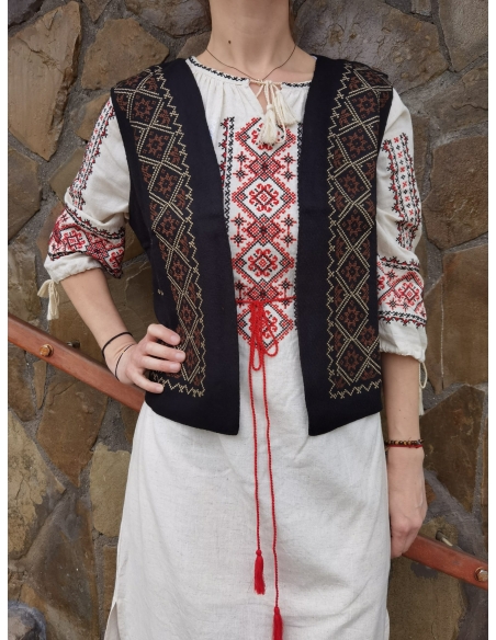 Vesta traditionala din amestec lana, brodata cu motive romanesti, disponiblia in marimi variate de la S la 3XL