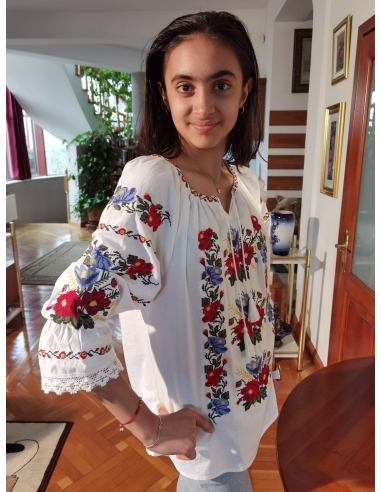 Ie Tradițională Damă cu Broderie Florală Roșie și Albastră – Mărimi S-3XL – Bumbac 100%