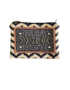 Geanta plic cu motive traditionale, din material textil, cu strasuri si paiete cusute manual.