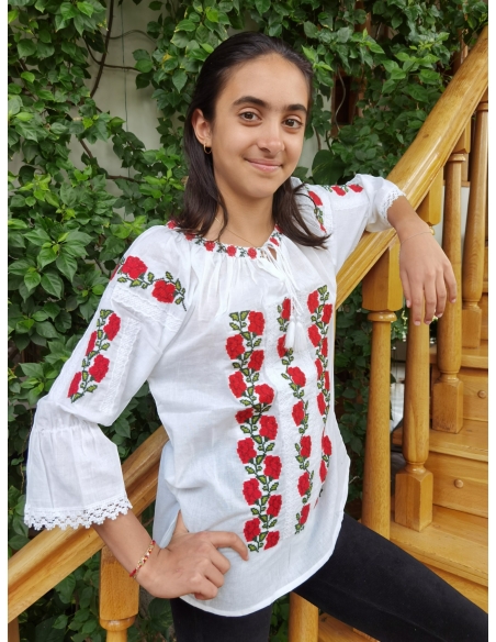 Ie Tradițională Damă – Albă, Broderie Florală Roșie, Mâneci Trei Sferturi