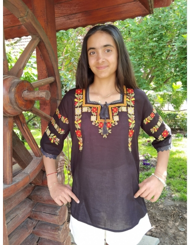Ie Tradițională Neagra din Bumbac cu Broderie Florala – Mâneci Trei Sferturi