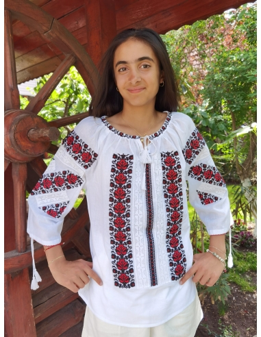 Ie Tradițională Alba din Bumbac cu Broderie Florala Rosu Negru– Mâneci Trei Sferturi
