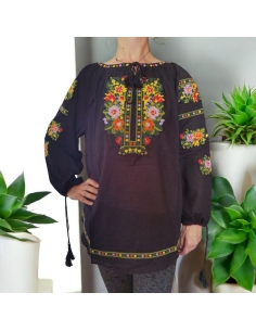 Ie Tradițională Românească Neagră – Broderie cu Motive Florale Multicolore