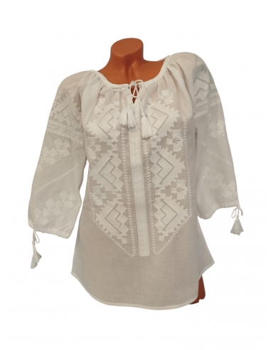Ie Tradițională Albă cu Broderie Albă Geometrică – 100% Bumbac, Croi Lejer și Elegant