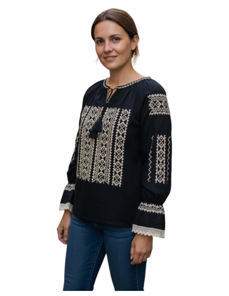 Ie Tradițională Românească Neagră cu Broderie Bej – Model Autentic și Elegant