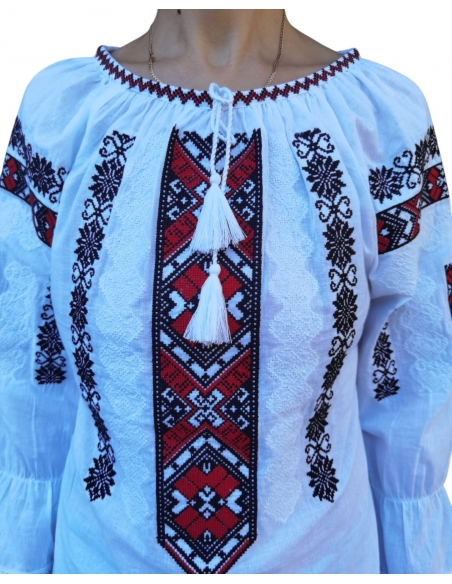 Ie Tradițională Românească Albă cu Broderie Roșu și Negru – Model Autentic pentru Femei