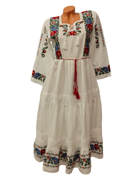 Rochie Tradițională Românească Albă cu Broderie Multicoloră și Cordon Roșu