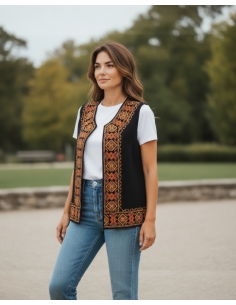 Vesta traditionala romaneasca pentru dama neagra cu broderie portocalie si aurie – IiRomanesti.ro