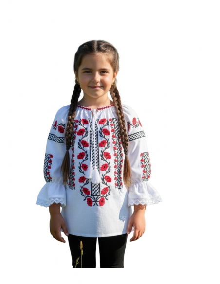 Ie traditionala fetita cu maci rosii si broderie neagra