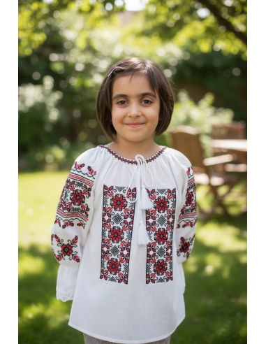Ie traditionala fetite cu broderie rosie si neagra
