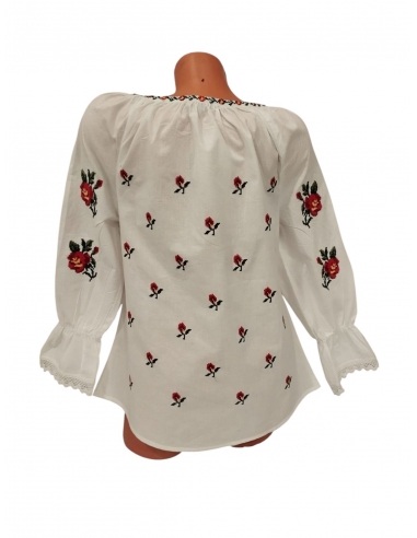 Ie traditionala dama cu broderie florala rosie – model clasic romanesc