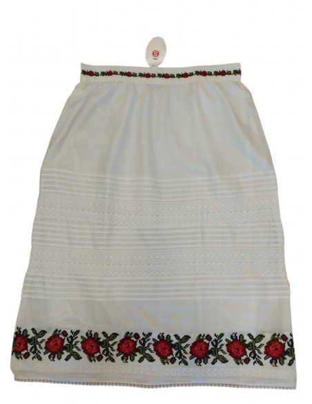 Fusta traditionala romaneasca brodata cu trandafiri rosii