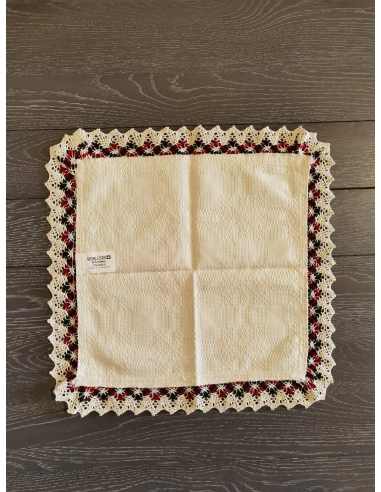 servet traditional romanesc cu dantela crosetata decorativa model rustic bumbac