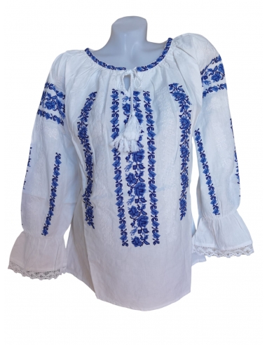 Set familie ii traditionale alb cu broderie albastra – mama tata copil
