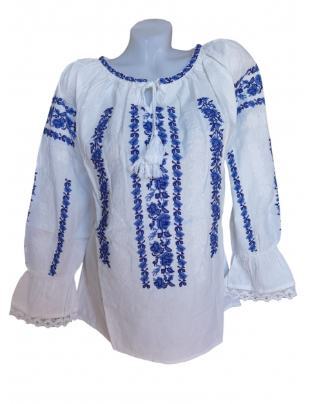 Set familie ii traditionale alb cu broderie albastra – mama tata copil