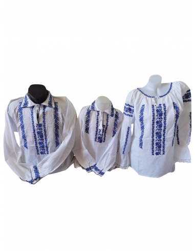 Set familie ii traditionale alb cu broderie albastra – mama tata copil