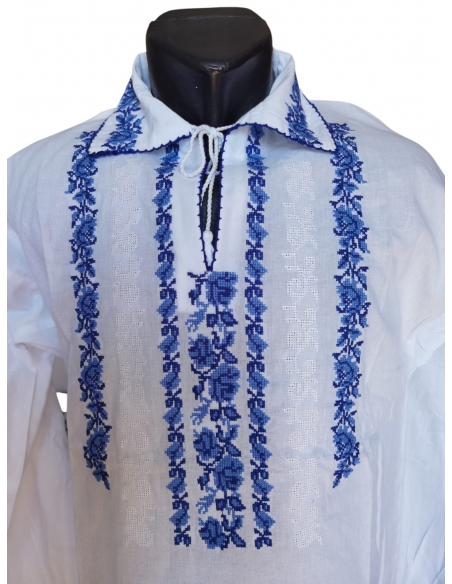 Set familie ii traditionale alb cu broderie albastra – mama tata copil