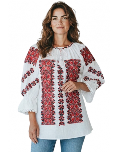 Ie traditionala dama alba cu broderie rosie si motive populare romanesti