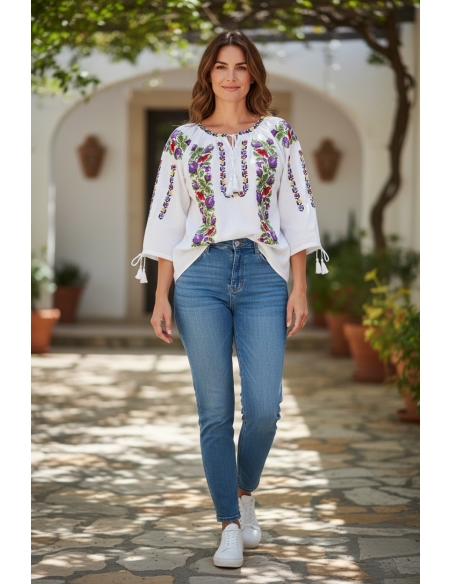 Ie traditionala dama alba cu broderie florala mov si rosie - model autentic romanesc