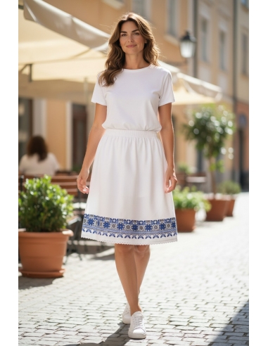 Fusta traditionala romaneasca alba cu broderie populara albastra