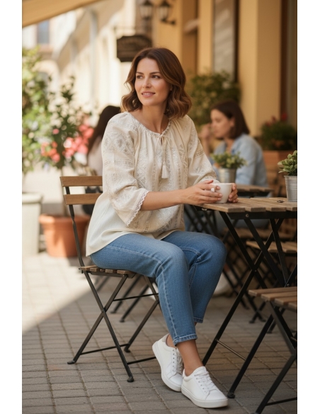 Ie traditionala dama crem cu broderie bej autentica romaneasca