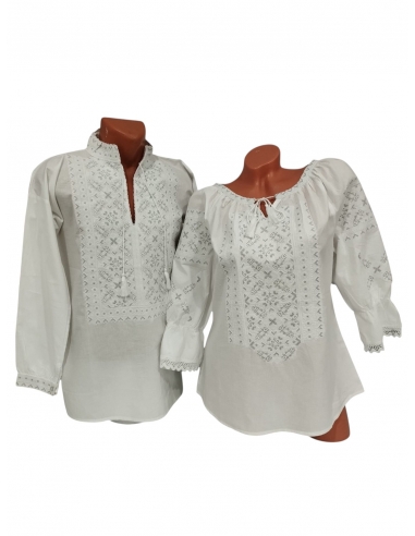 Set cuplu traditional alb cu broderie argintie ie dama si camasa traditionala barbateasca