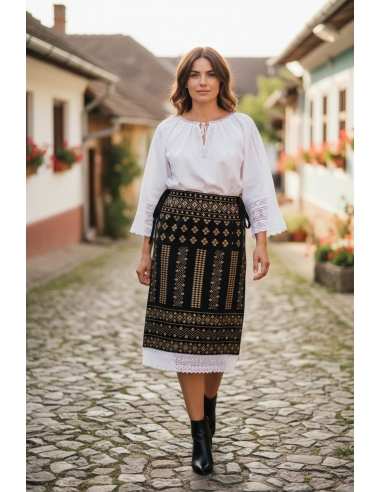 Set traditional dama cu catrinta neagra brodata bej si brau popular romanesc