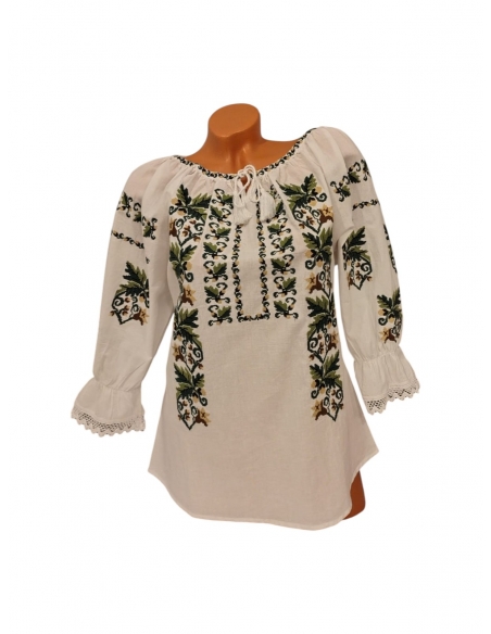 Ie traditionala dama alba cu broderie verde si bej model floral elegant marimi mari