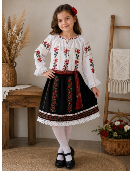 Ie romaneasca fetite cu broderie florala rosie si verde model elegant