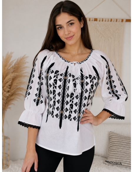 Ie traditionala dama alba cu broderie neagra geometrica