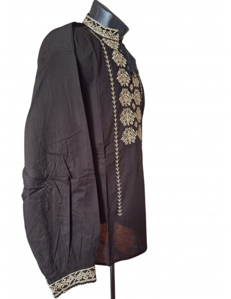 Ie traditionala barbateasca neagra cu broderie alba geometrica romaneasca