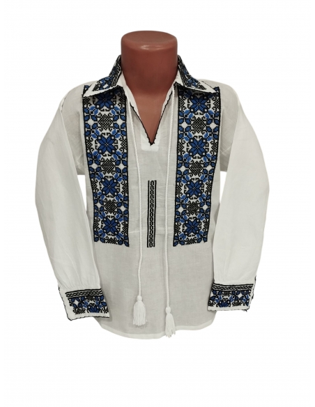 Ie traditionala baieti alba cu broderie albastra si neagra model popular romanesc cu guler clasic