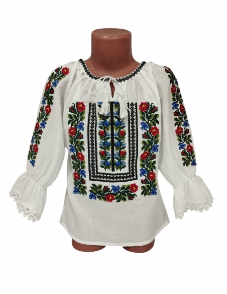 Ie Traditionala Fetite Alba Brodata cu Flori Rosii si Albastre