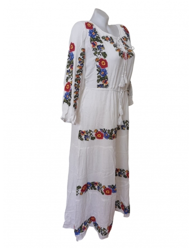 Rochie traditionala romaneasca alba cu broderie florala multicolora si maneca trei sferturi