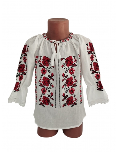 Set familie tradițional românesc alb cu broderie florală cu trandafiri roșii pentru mamă, tată, băiat și fetiță